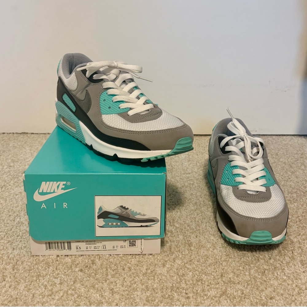 Nike Air Max 90 
9.5 Men's 11 Women's 
White/Gray/Turquoise